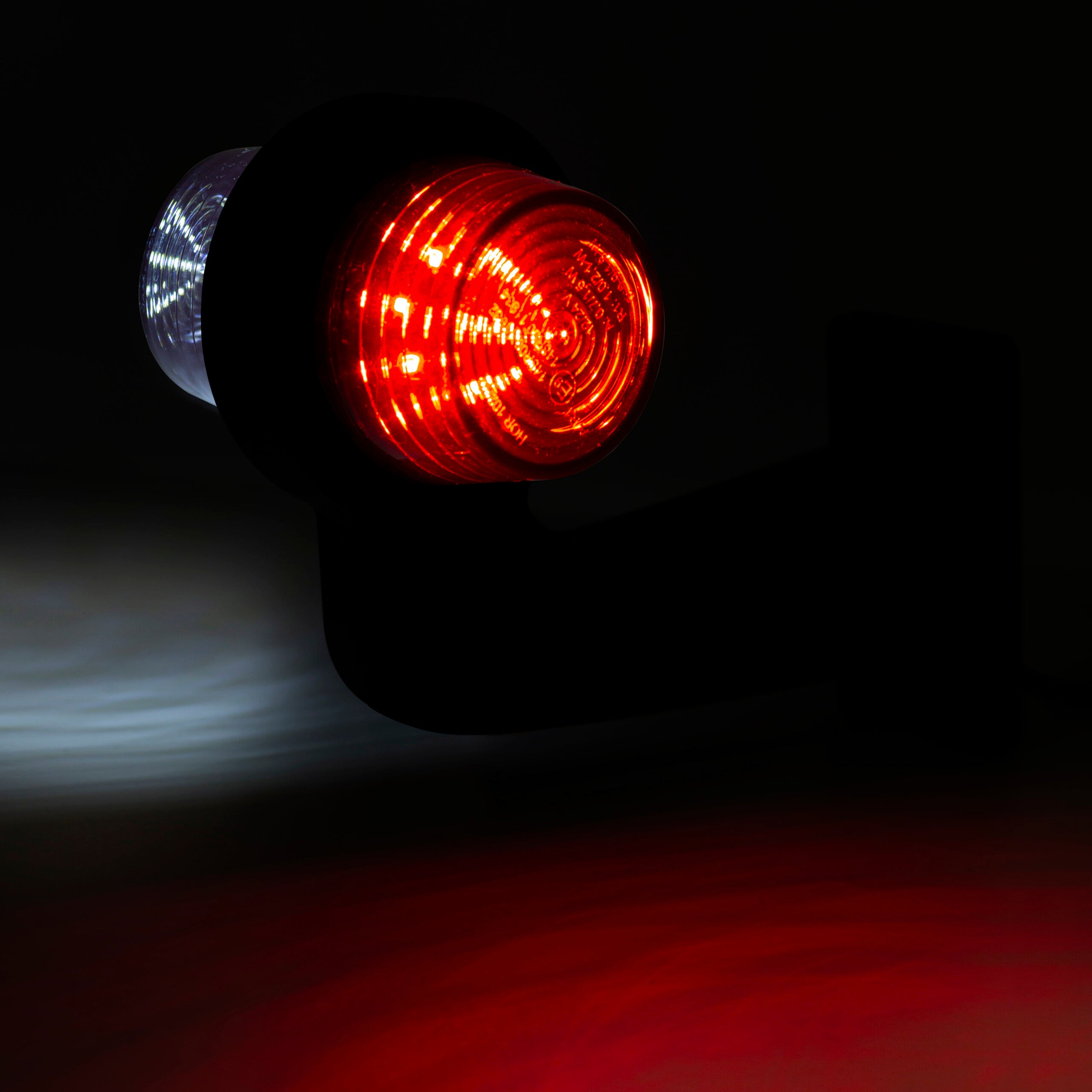 red and white gylle lamp for trucks smoked lens